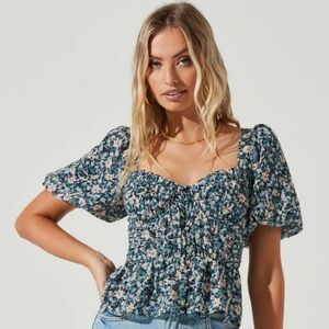 Astr the Label Clairemont Floral Top Large